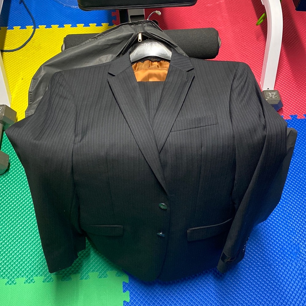 Jos A Bank Pinstripe Suit 38 LG Mens Jacket w/ Pants